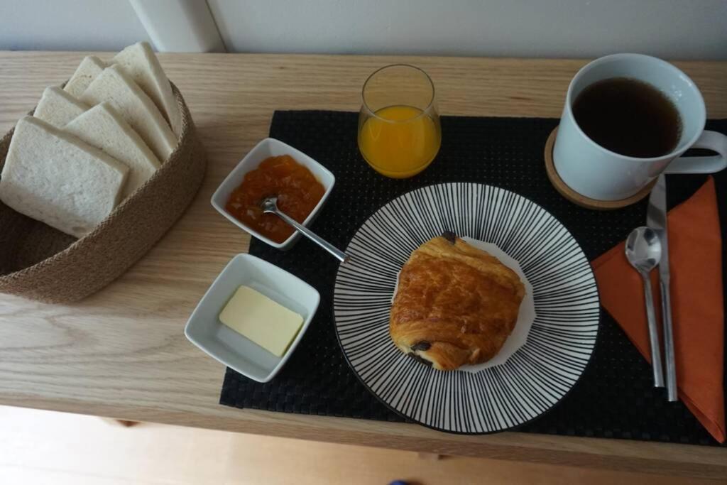 Le Calme A 2 Pas De Paris Apartment